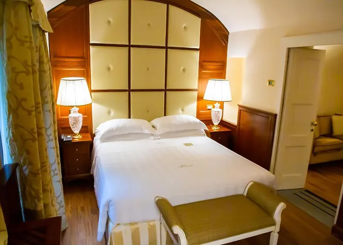 Golden Tower & Hotell 5*