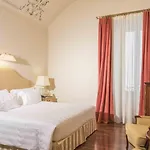 Otel Golden Tower & 5*