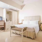 Golden Tower & Otel Floransa