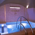 Golden Tower & Otel 5*