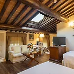 Golden Tower & Otel 5*