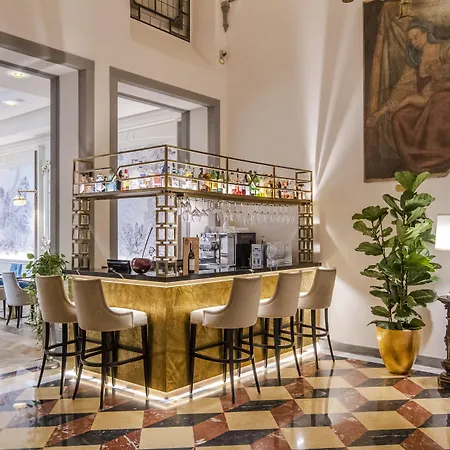 Отель Golden Tower & 5*