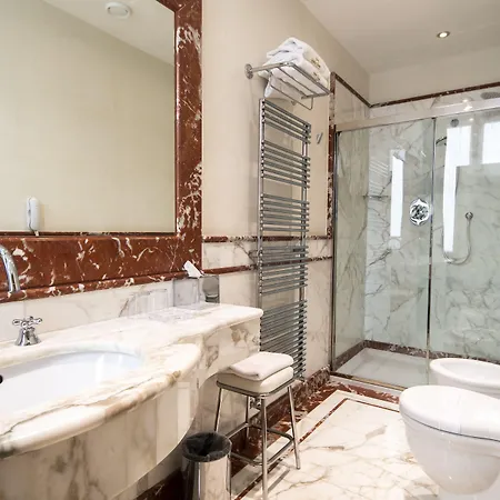 Golden Tower & Hotel