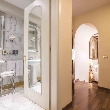 Hotel Golden Tower & 5*