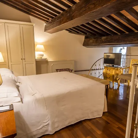 Hotel Golden Tower & 5*